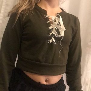 Long sleeve crop
